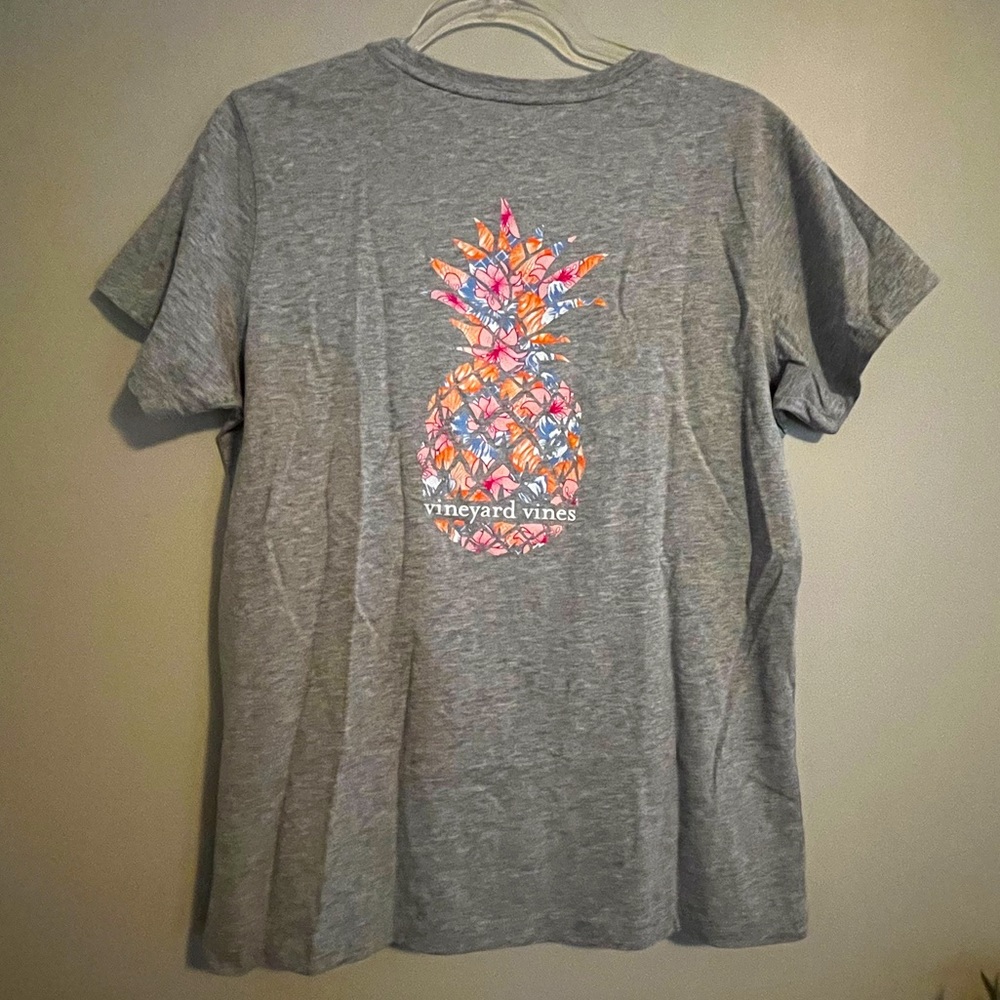 VINEYARD VINES | Med | NWT | Pineapple!!